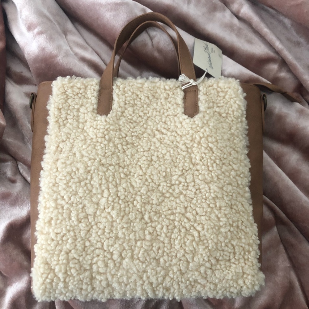 SHERPA CROSSBODY